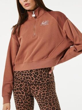 Nike AIR crop  Quarter-Zip Pullover in Rust Brown